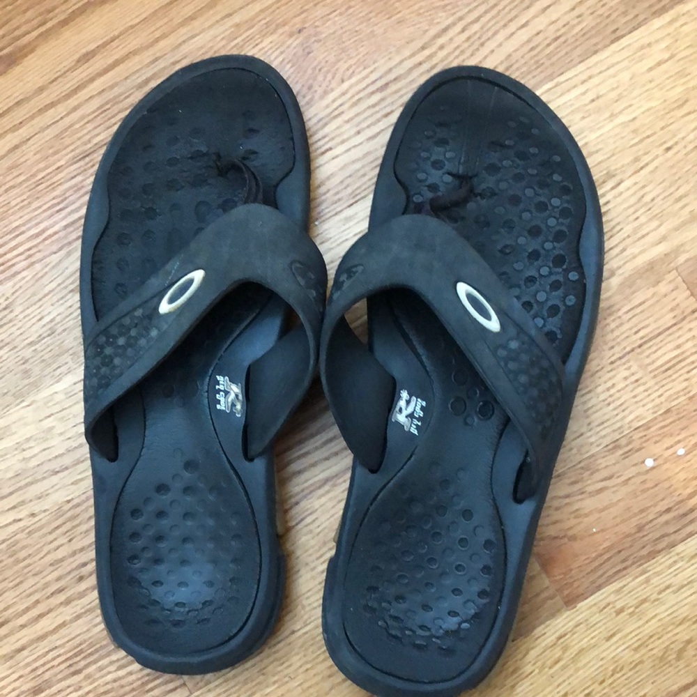 Oakley flip flops